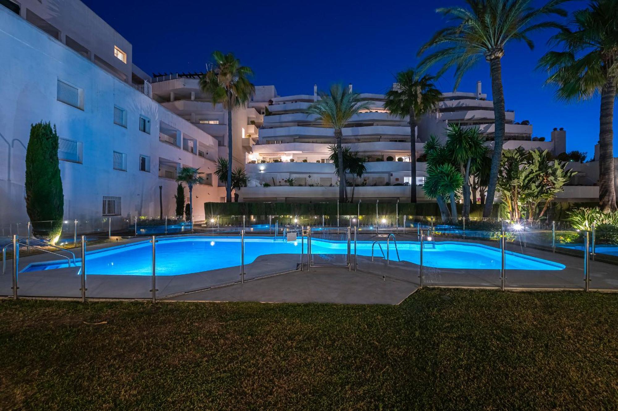 Séjour chez l'habitant Dolmen Group- Jardines Andalucia Banus *