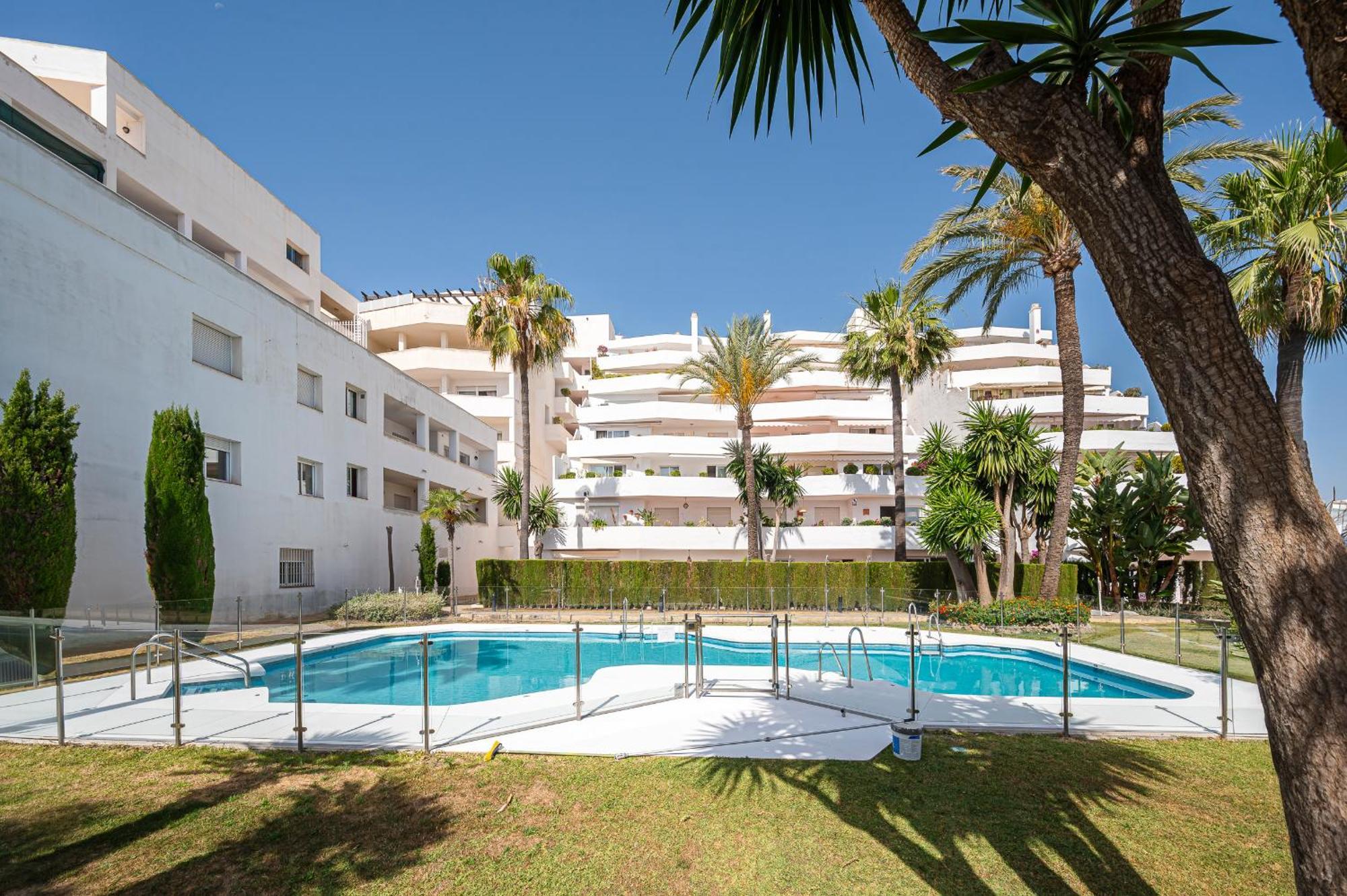 Dolmen Group- Jardines Andalucia Banus *